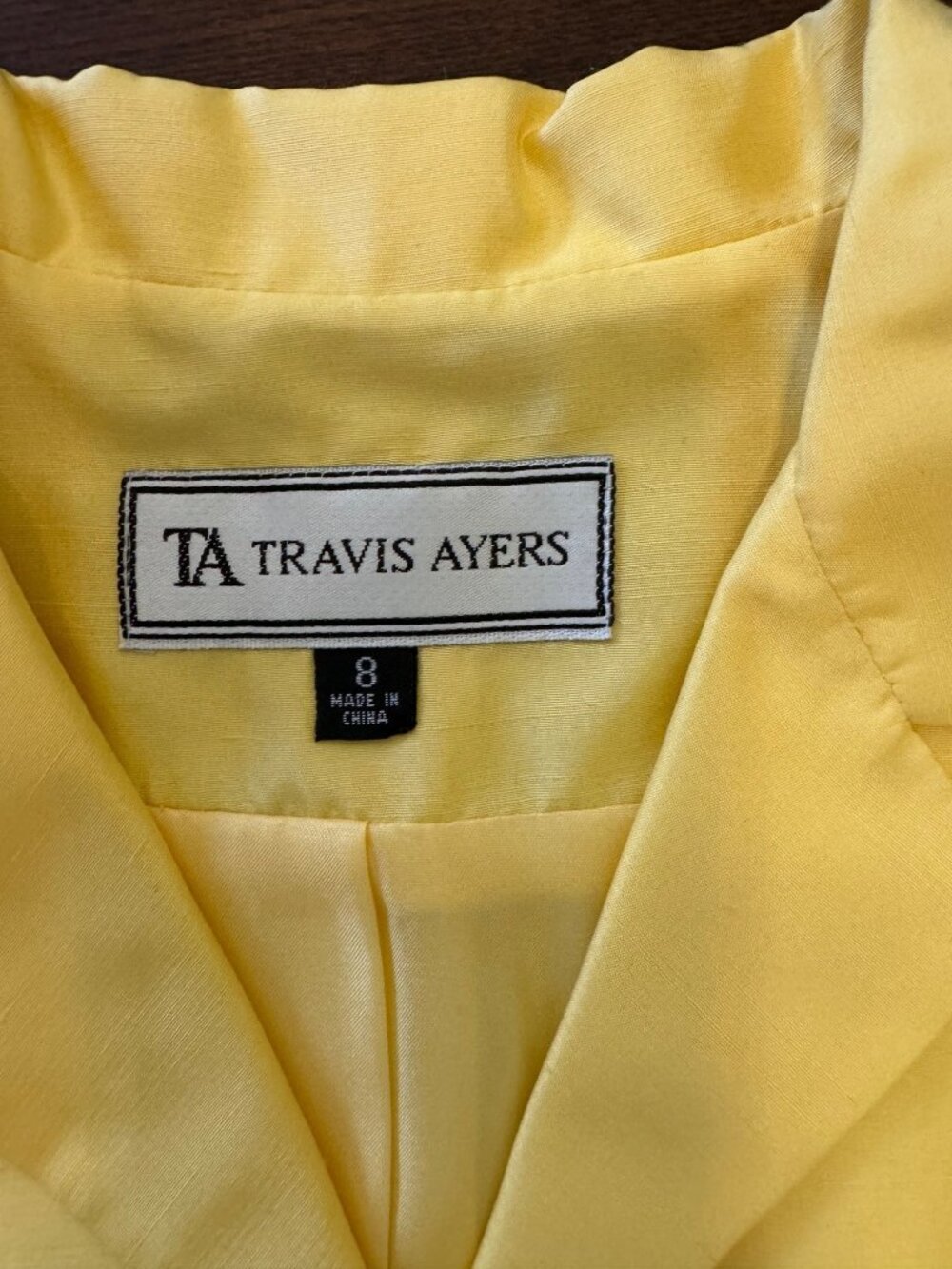 Vintage Travis Ayers Silk Yellow Blazer and Knee Length Pencil Skirt Suit Set 8 - Picture 8 of 15